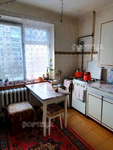 Героїв просп., 46