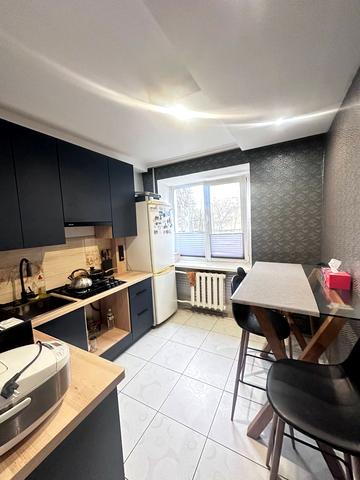 Перемоги вул., 12