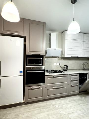 Набережна Перемоги вул., 62