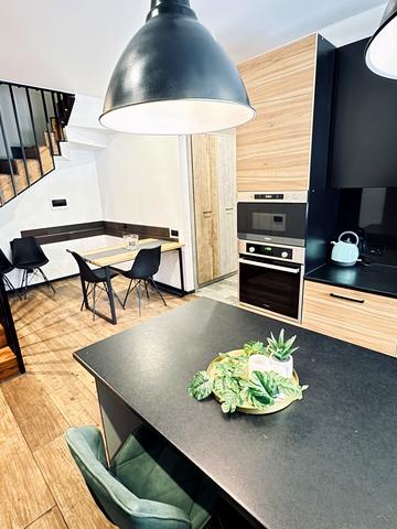 Ясна вул., 12