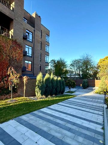 Короленка вул. (Первозванівська), 42