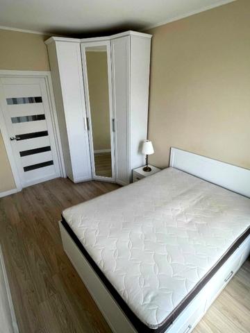 Академіка Шалімова вул., 65