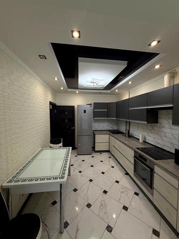 Двірська вул., 2