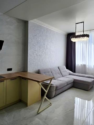 Сонячна вул., 4