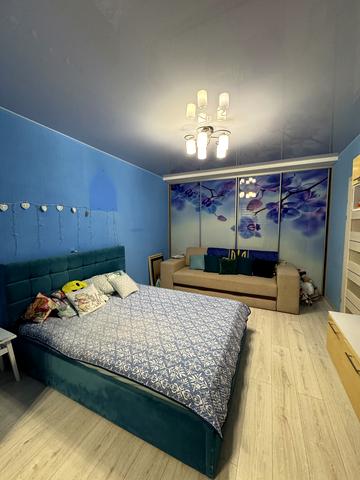 Володимира Івасюка вул., (Будинок)