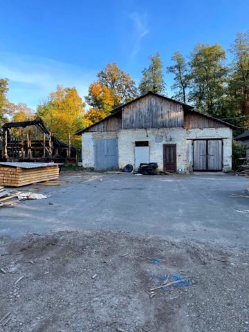 Варшавська вул. (Ворошилова), 1