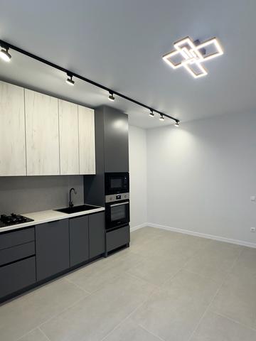 Надрічна вул., 34