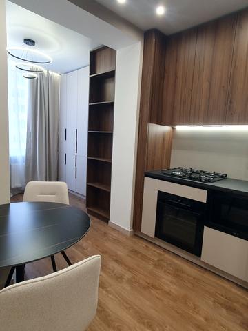 Клубна вул., 12