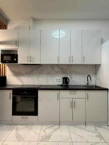 Тарасівська вул., 25