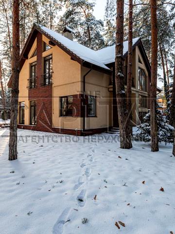 Набережна вул., 5