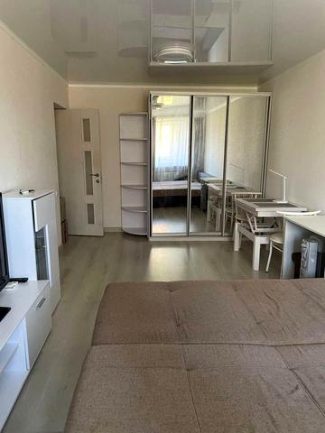 Євгена Танцюри вул., 36