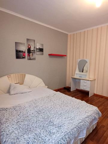 Дніпровська набережна вул., 19-А