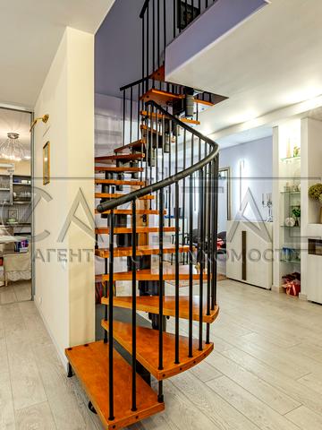 Драгоманова вул., 17