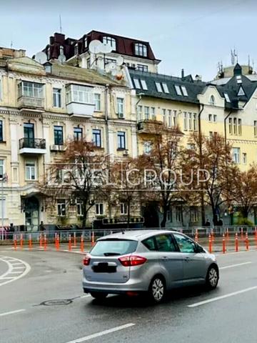 Івана Мазепи вул. (Січневого Повстання), 18/29
