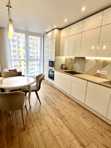 Петра Калнишевського вул. (Михайла Майорова), 6