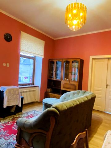 Степана Бандери вул., 1