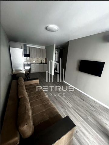 Зарічна вул., 4