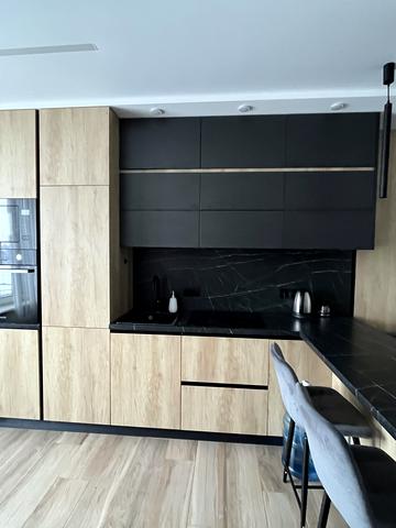 Академіка Заболотного вул., 1-Б