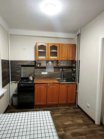 Лахтинська вул., 9б