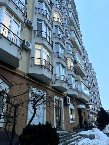 Авраама Лінкольна вул. (Димитрова), 10-А