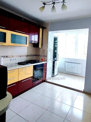 Василя Стуса вул., 28