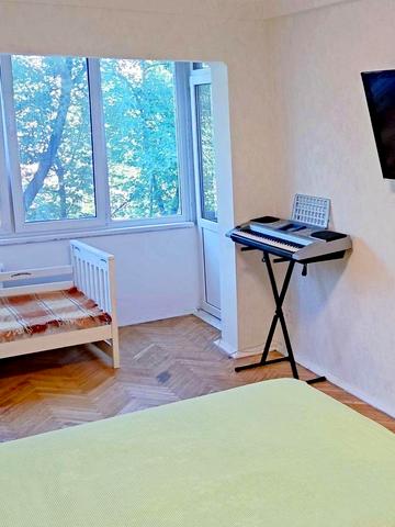 Ореста Левицького вул. (Академіка Курчатова), 13