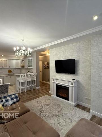 Драгоманова вул., 10