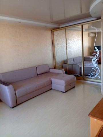 Академіка Корольова вул., 94