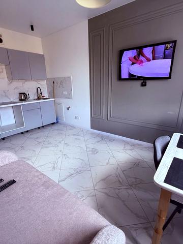 Залізнична вул., 13