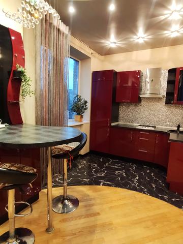 Миколи Міхновського бульв. (Дружби народів), 10