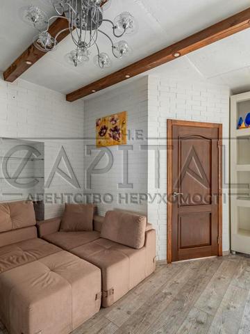 Валерія Лобановського просп., 150-Б