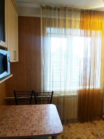 Йорданська вул. (Лайоша Гавро), 4