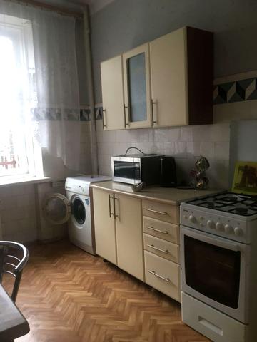 Базарна вул., 77-81