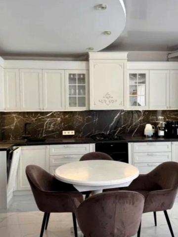 Героїв Харкова просп. (Московський), 144к