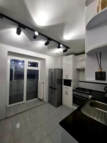 Лесі Українки вул., 8