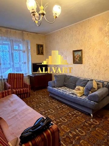 Лесі Українки бульв., 24