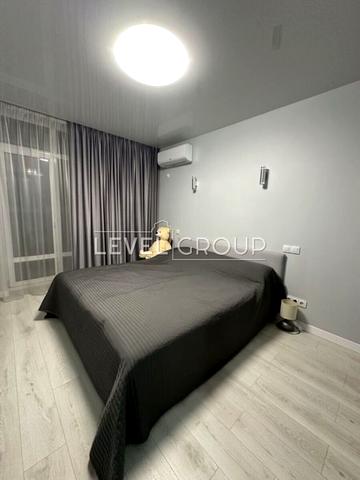 Вацлава Гавела бульв. (Івана Лепсе), 28