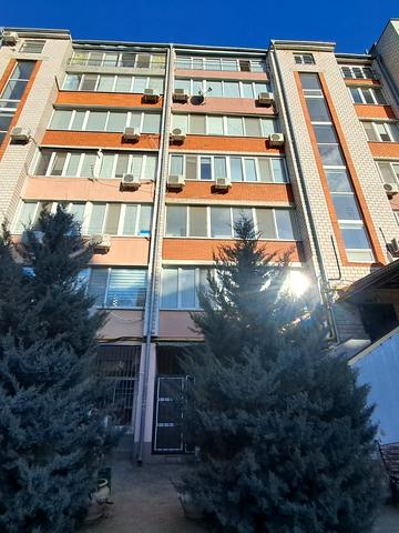 Захисників України вул. (1-го Травня), 1г