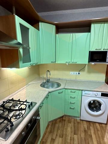 Артеківська вул., 24