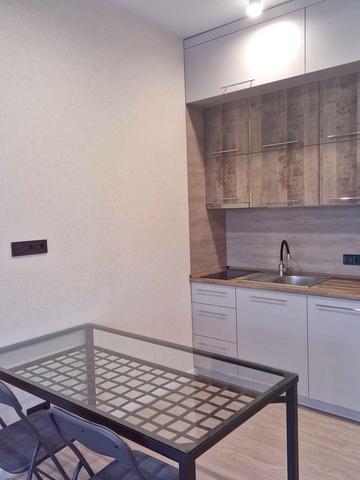 Набережна Перемоги вул., 7