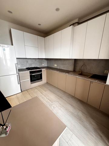 Уласа Самчука вул., 30а