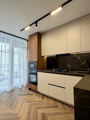 Карпатська вул., (Будинок)