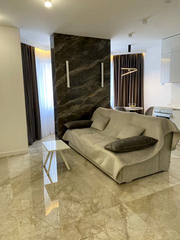 Золотоустівська вул., 25