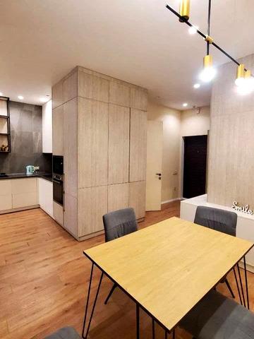 Жилянська вул., 68