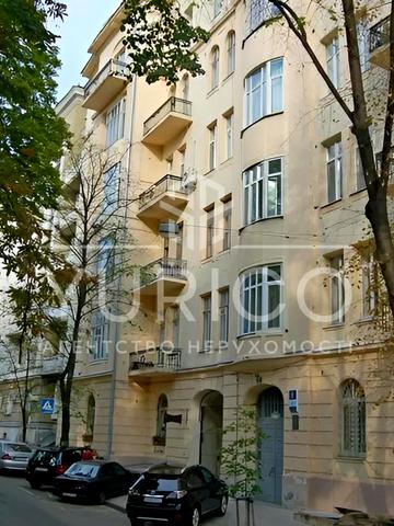 Костельна вул., 8