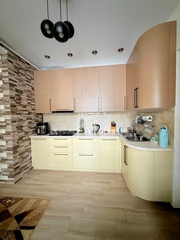 Метробудівська вул., 13/10