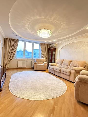 Срібнокільська вул., 1