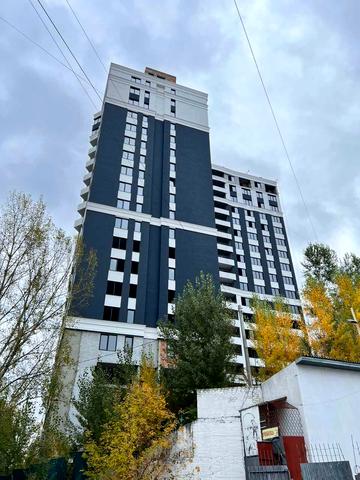 Набережна вул., (Будинок)