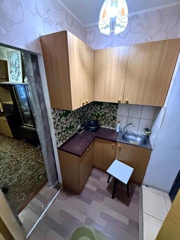 Електровозна вул., 8