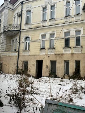 Підгірна вул., 1